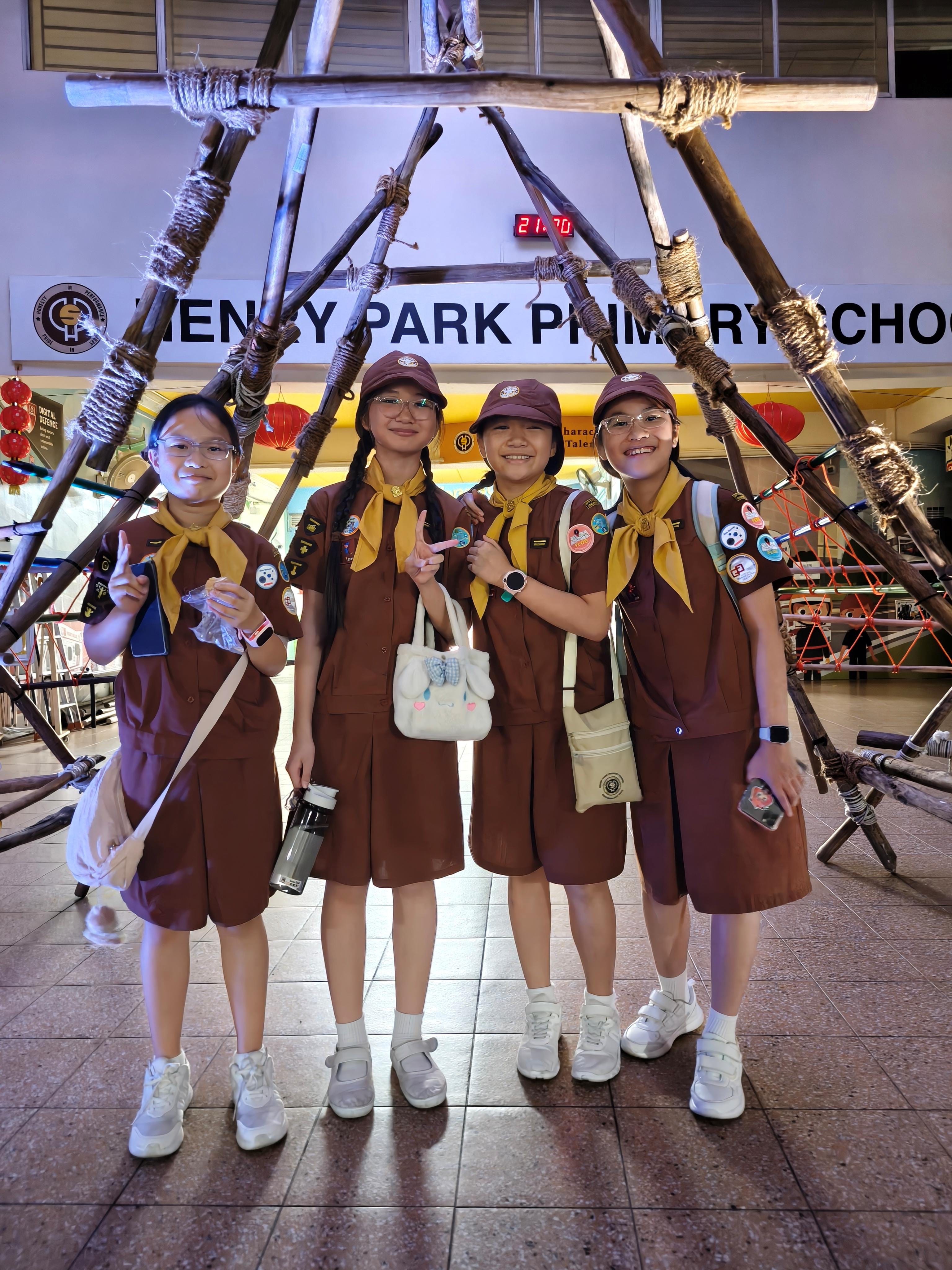 4 Brownies at Henry Park Foyer